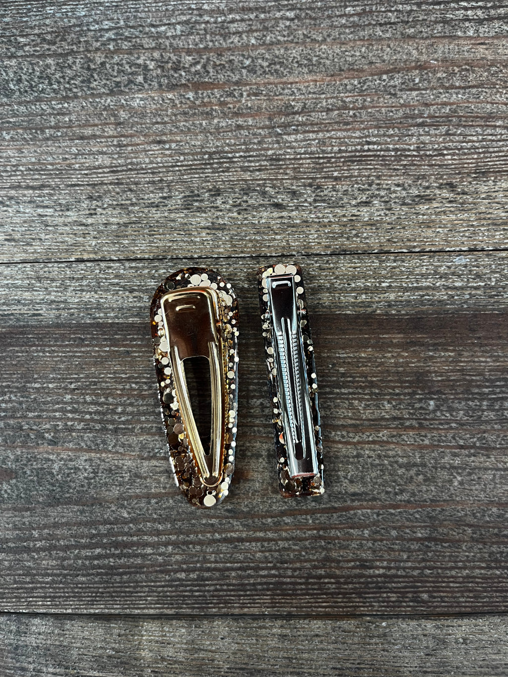 Barrettes dorées 2 en résine
