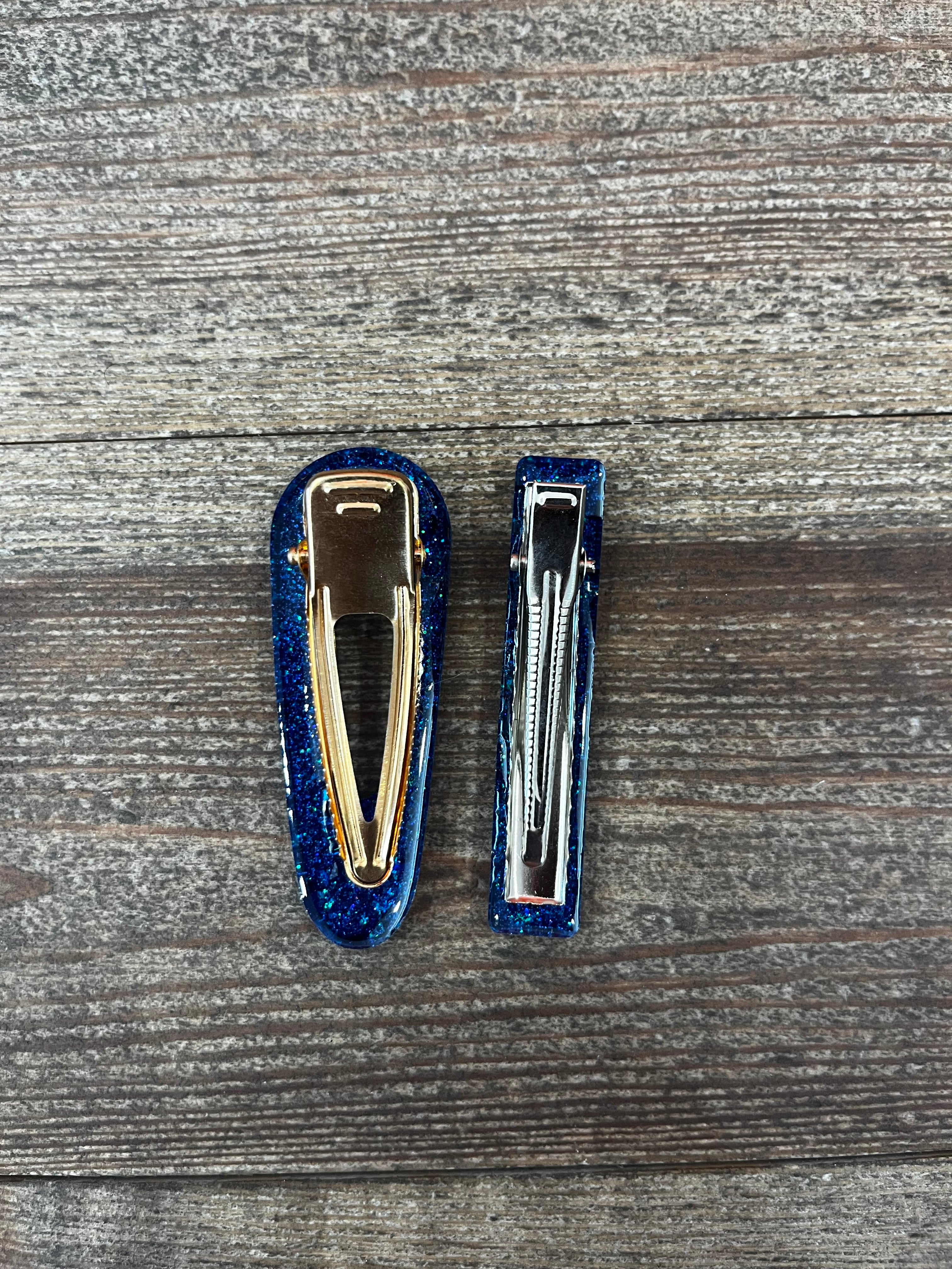 Barrettes bleues en résine