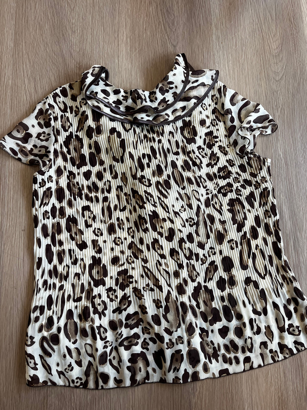 Chemise à volants léopard