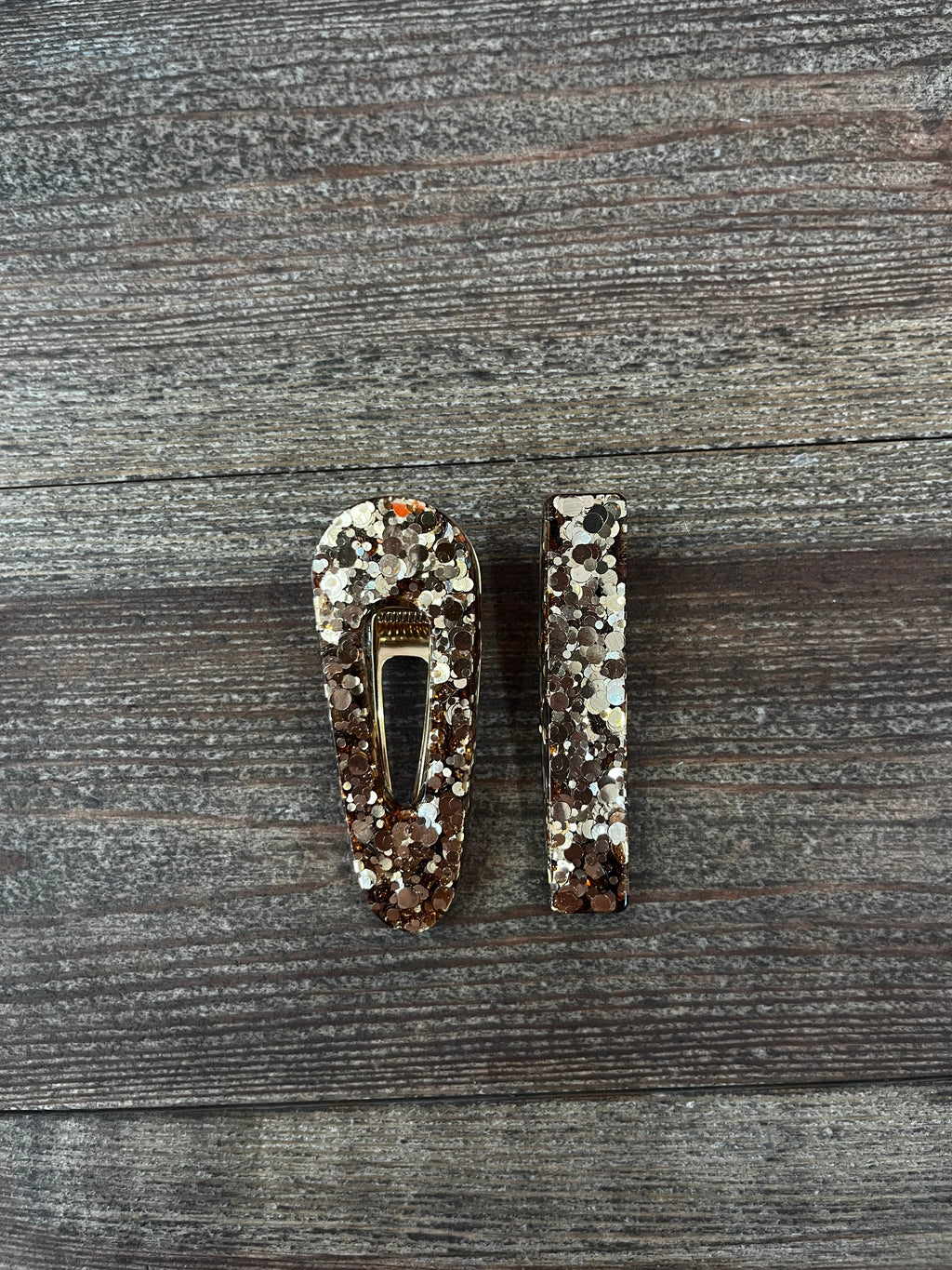 Barrettes dorées 2 en résine