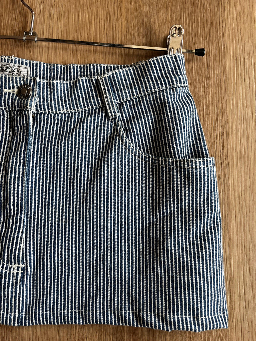 Mini jupe bleue a rayures vintage