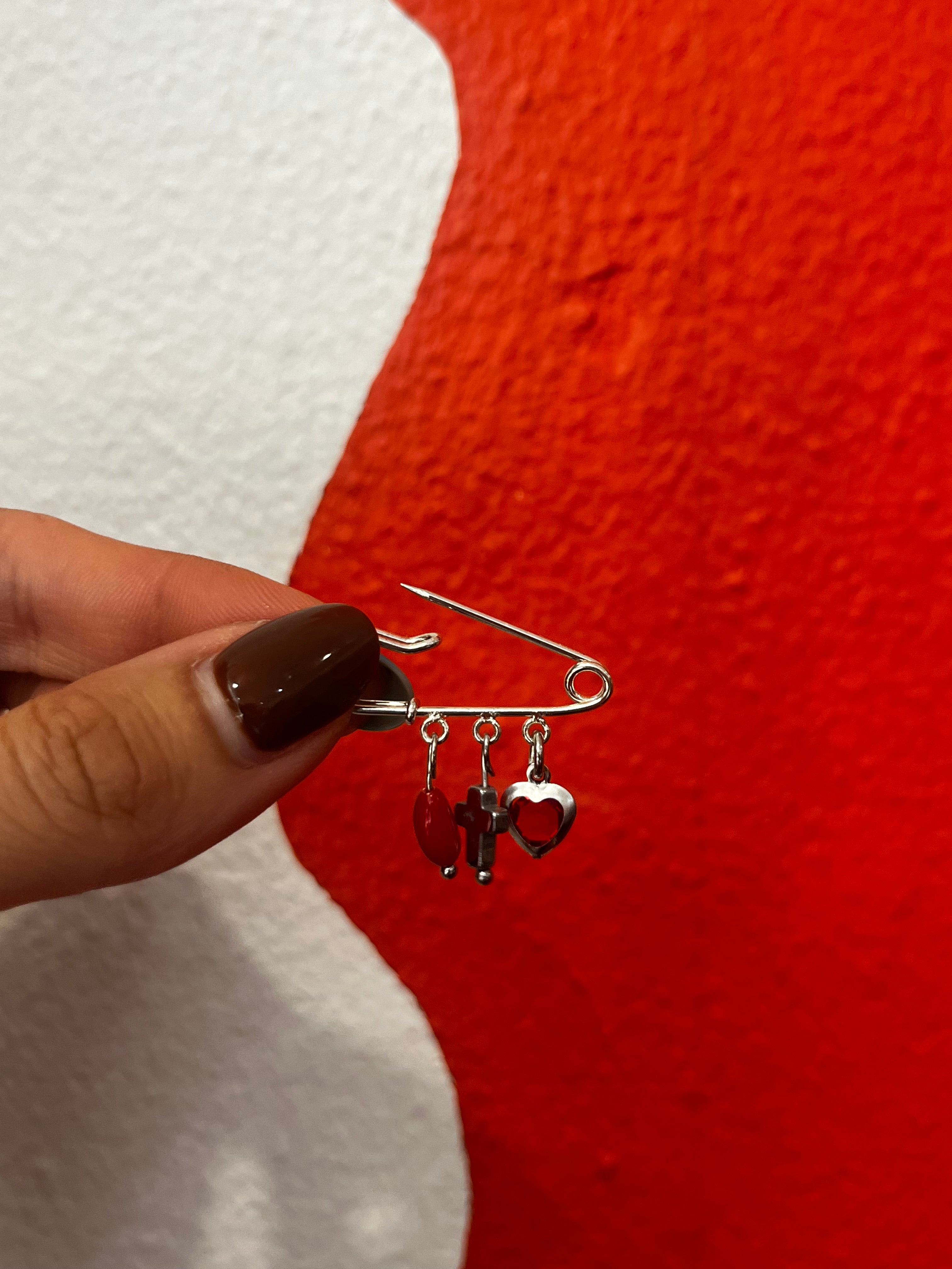 Petite broche plaquée argent