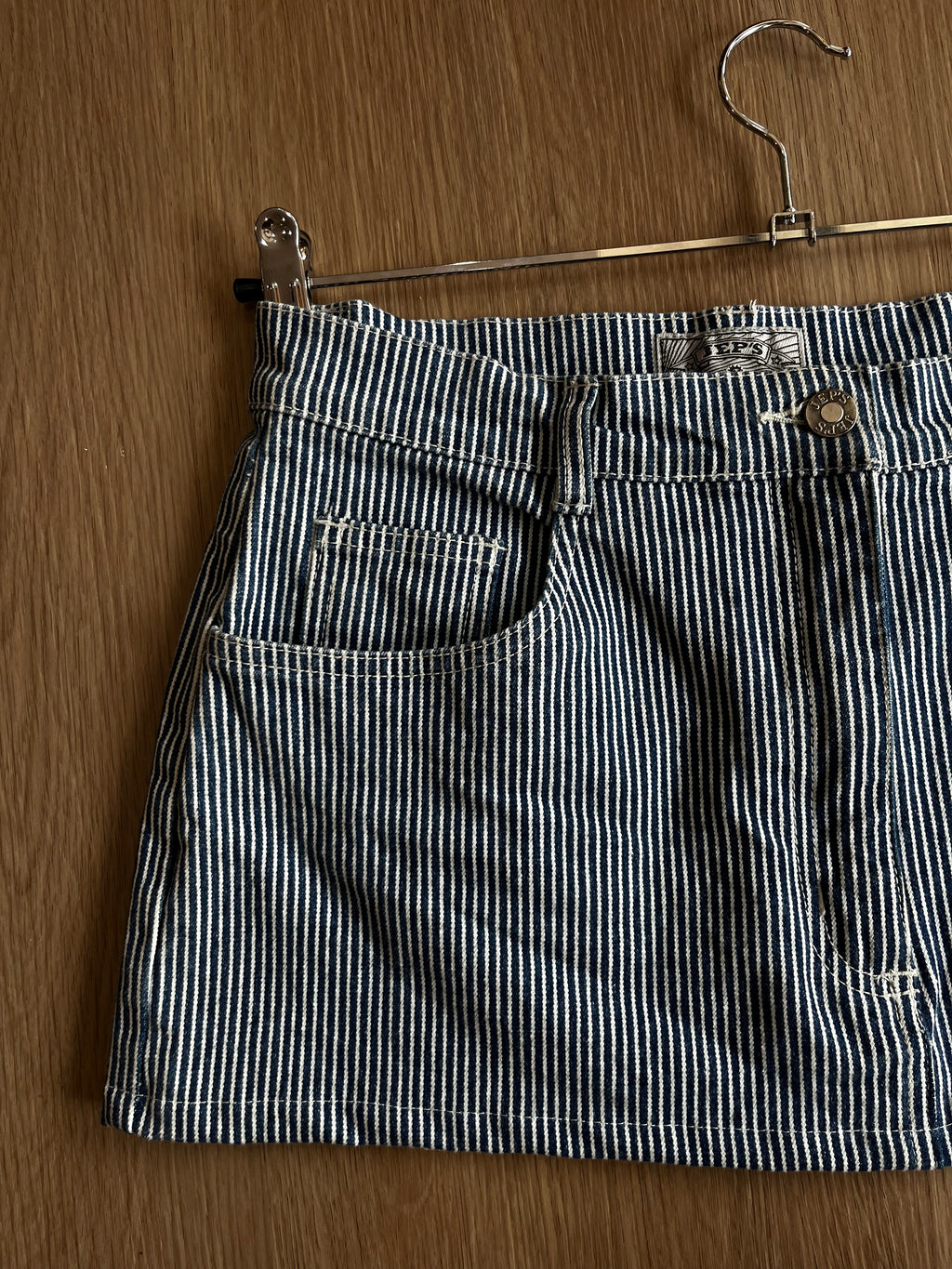 Mini jupe bleue a rayures vintage