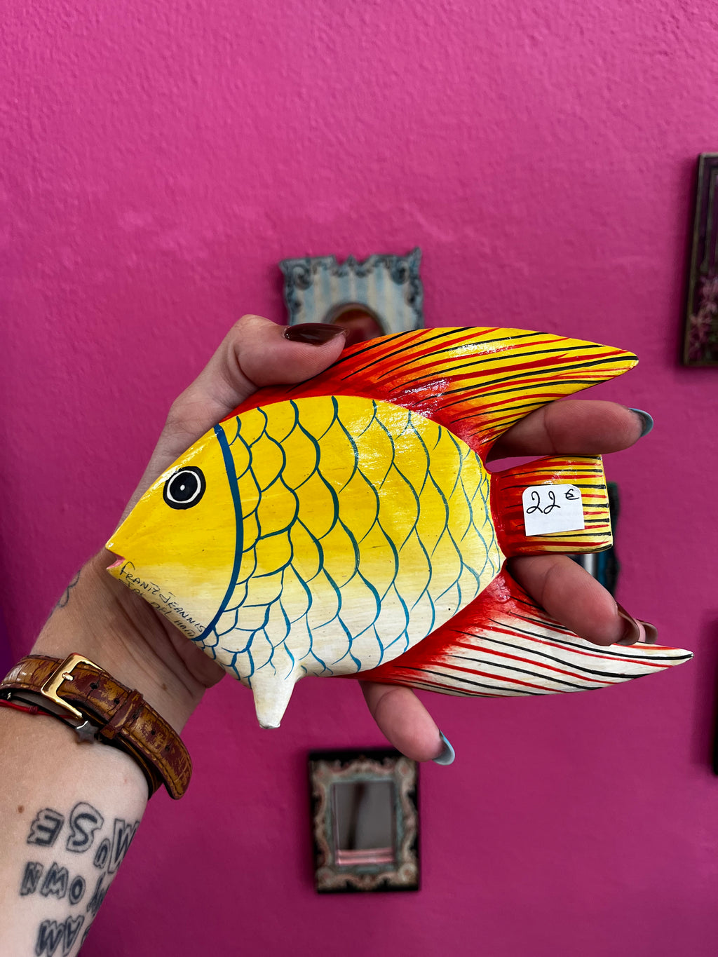 Poisson en bois jaune haïtien