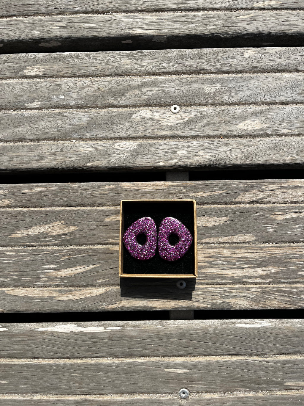 Boucle ovale violette