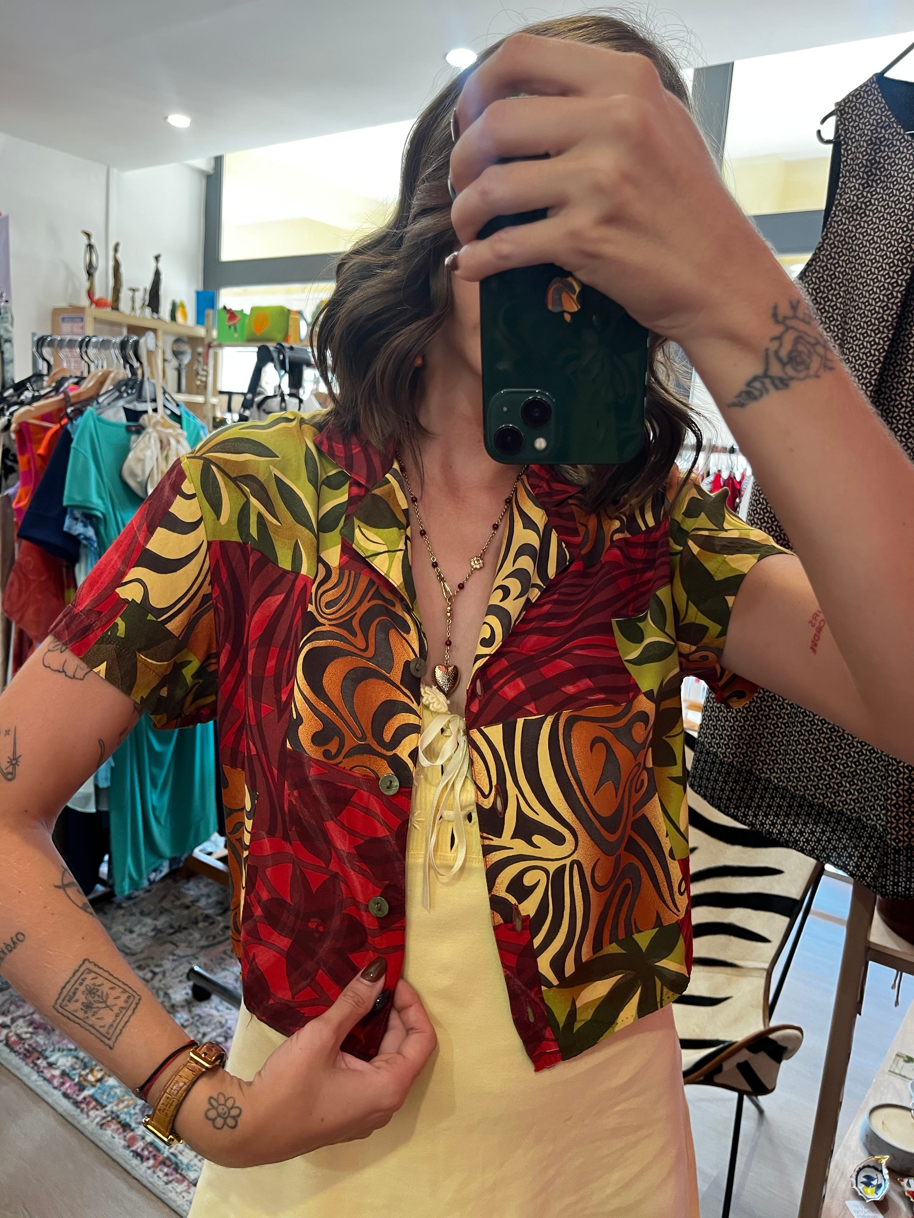 Chemise crop à motifs rétro