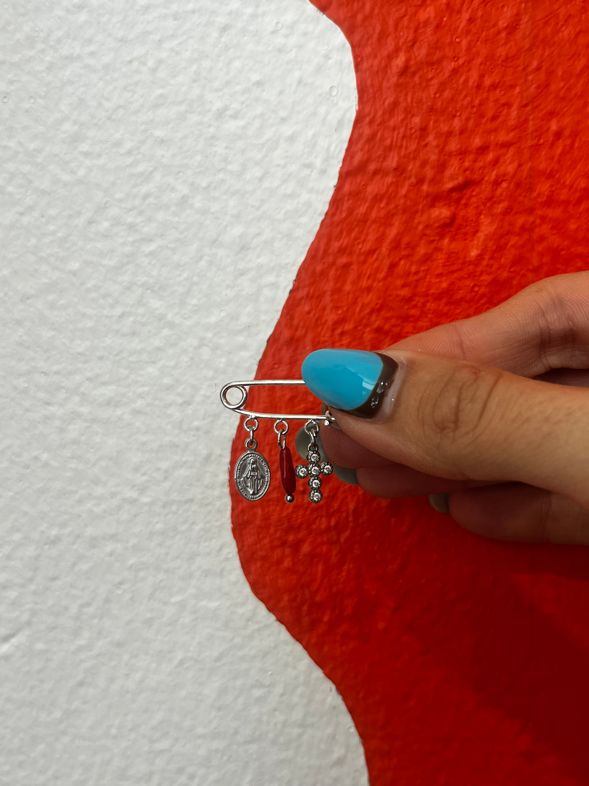 Petite broche plaquée argent