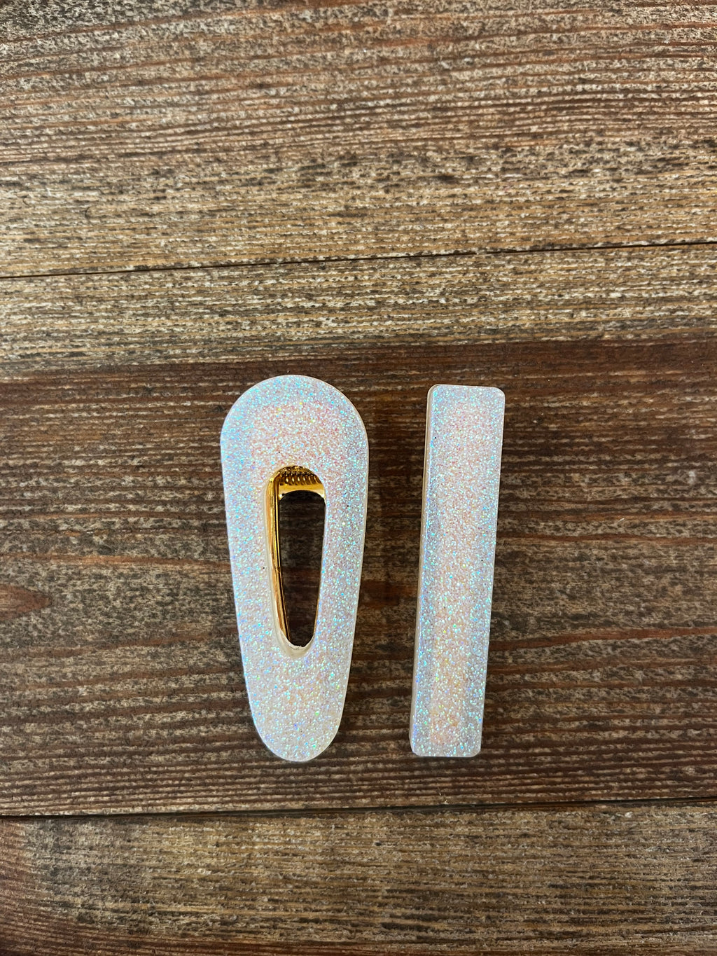 Barrettes blanches en résine