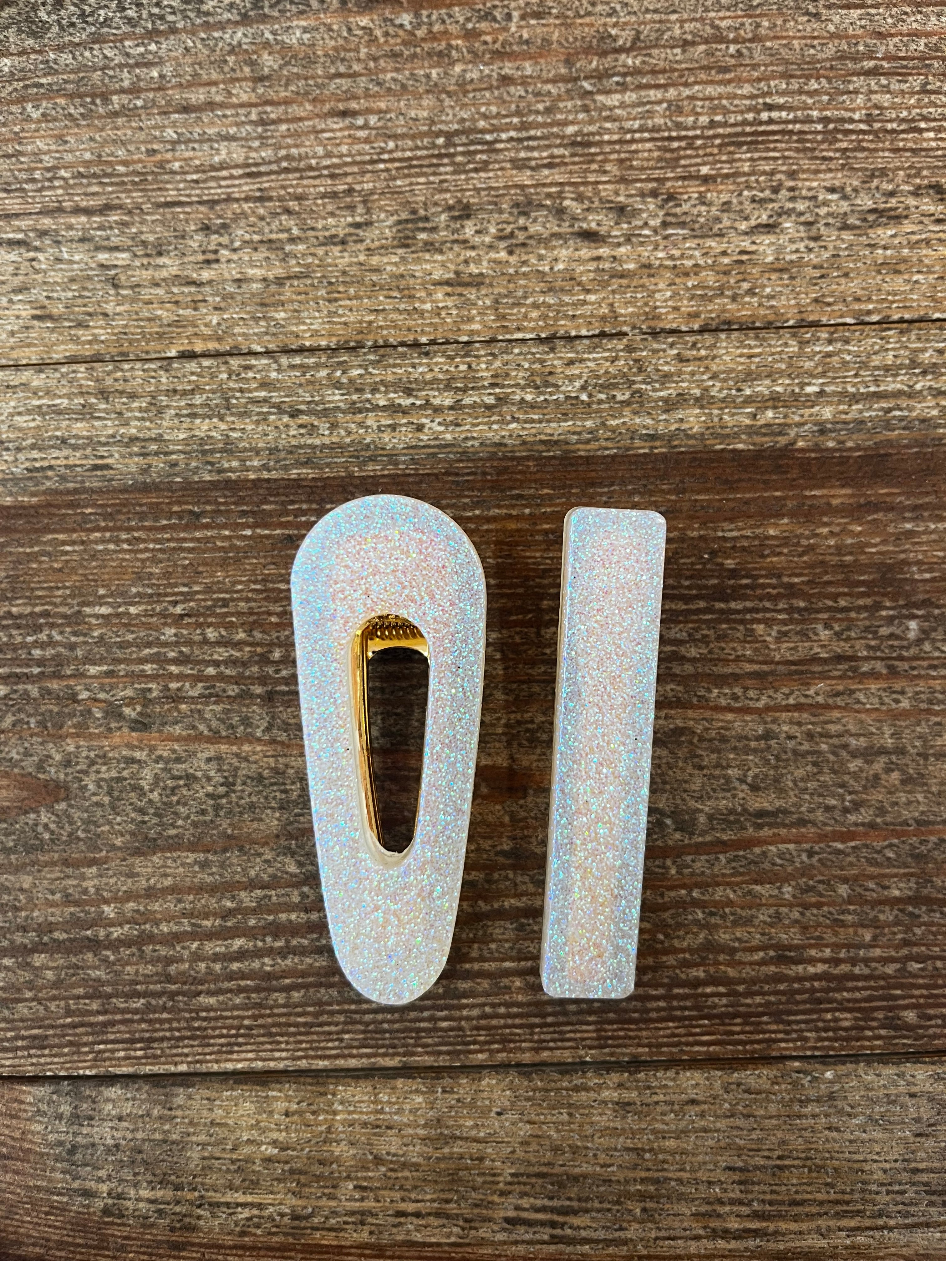 Barrettes blanches en résine
