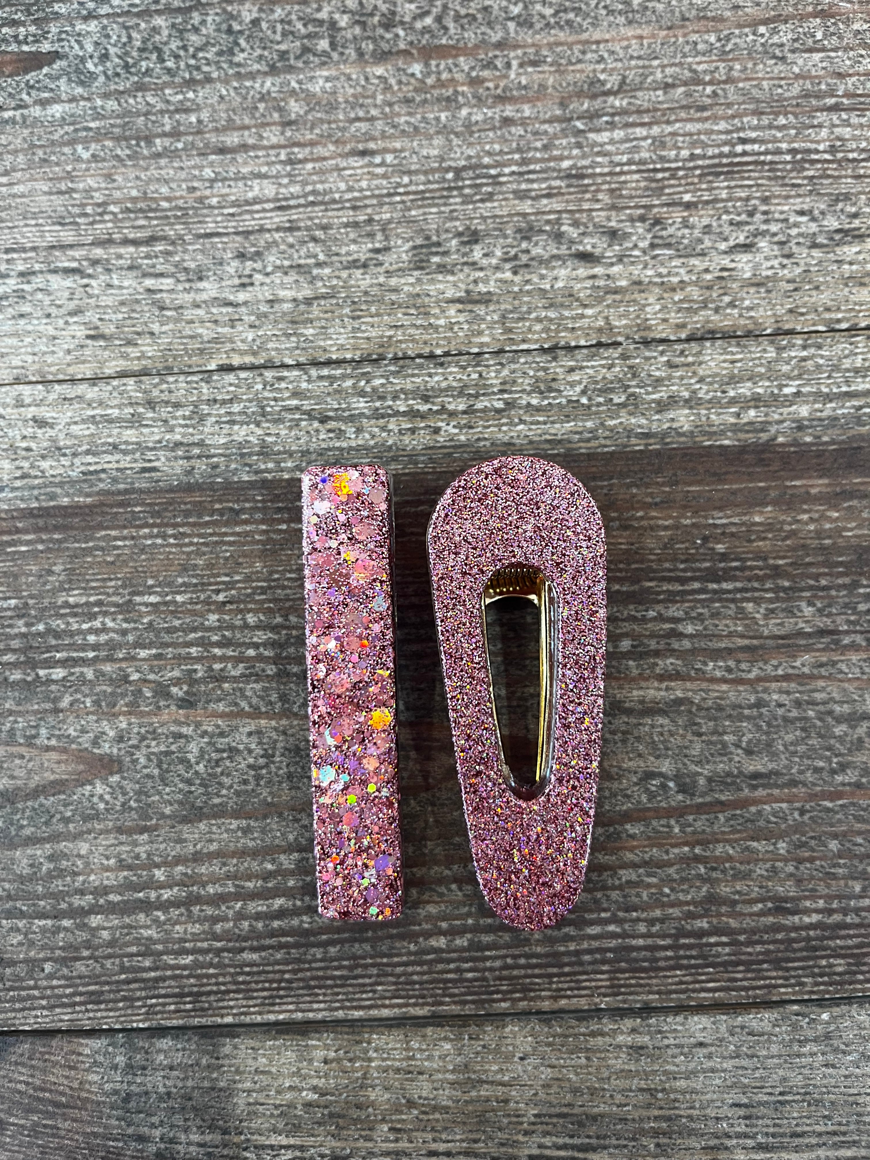 Barrettes roses en résine