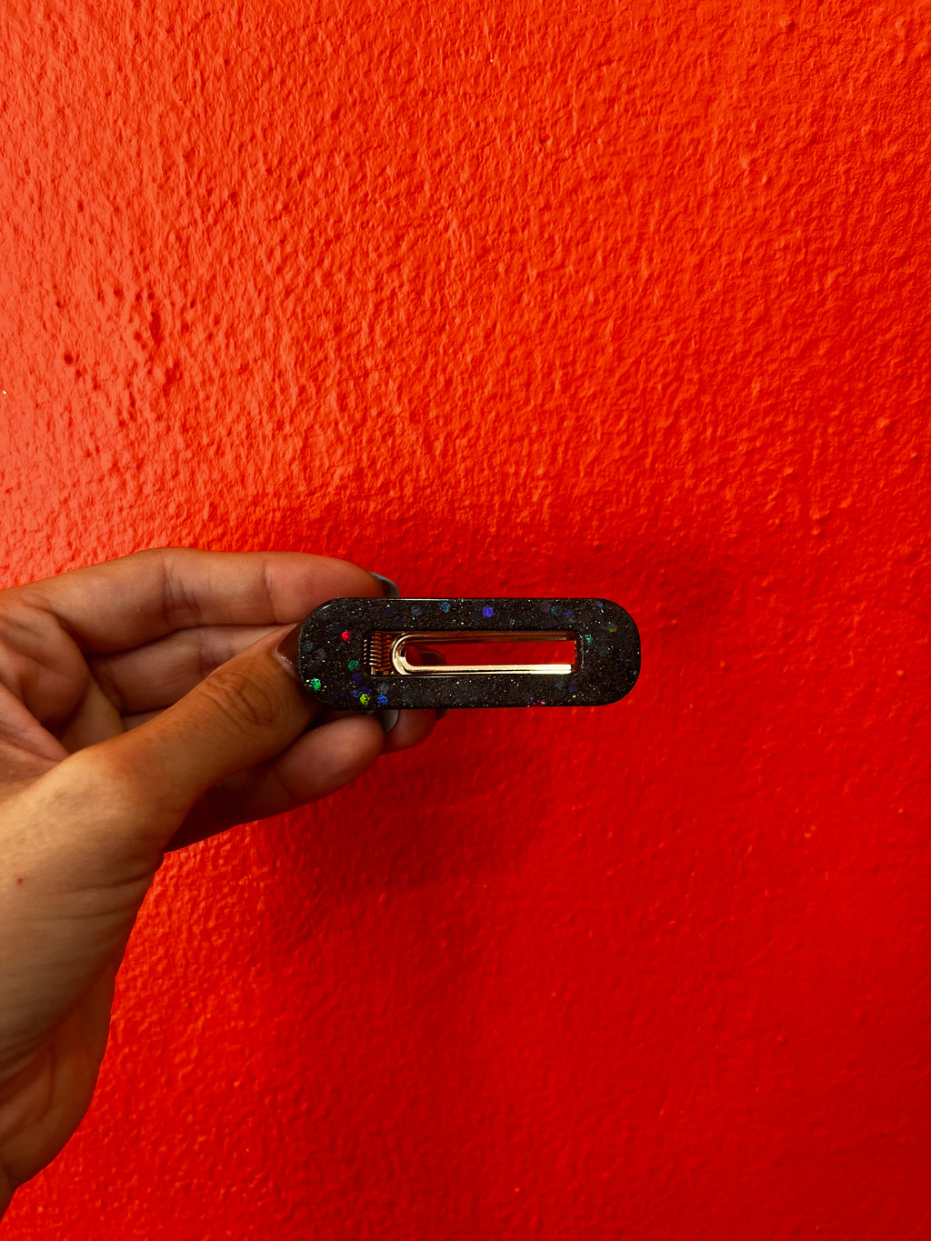 Barrette noire en résine