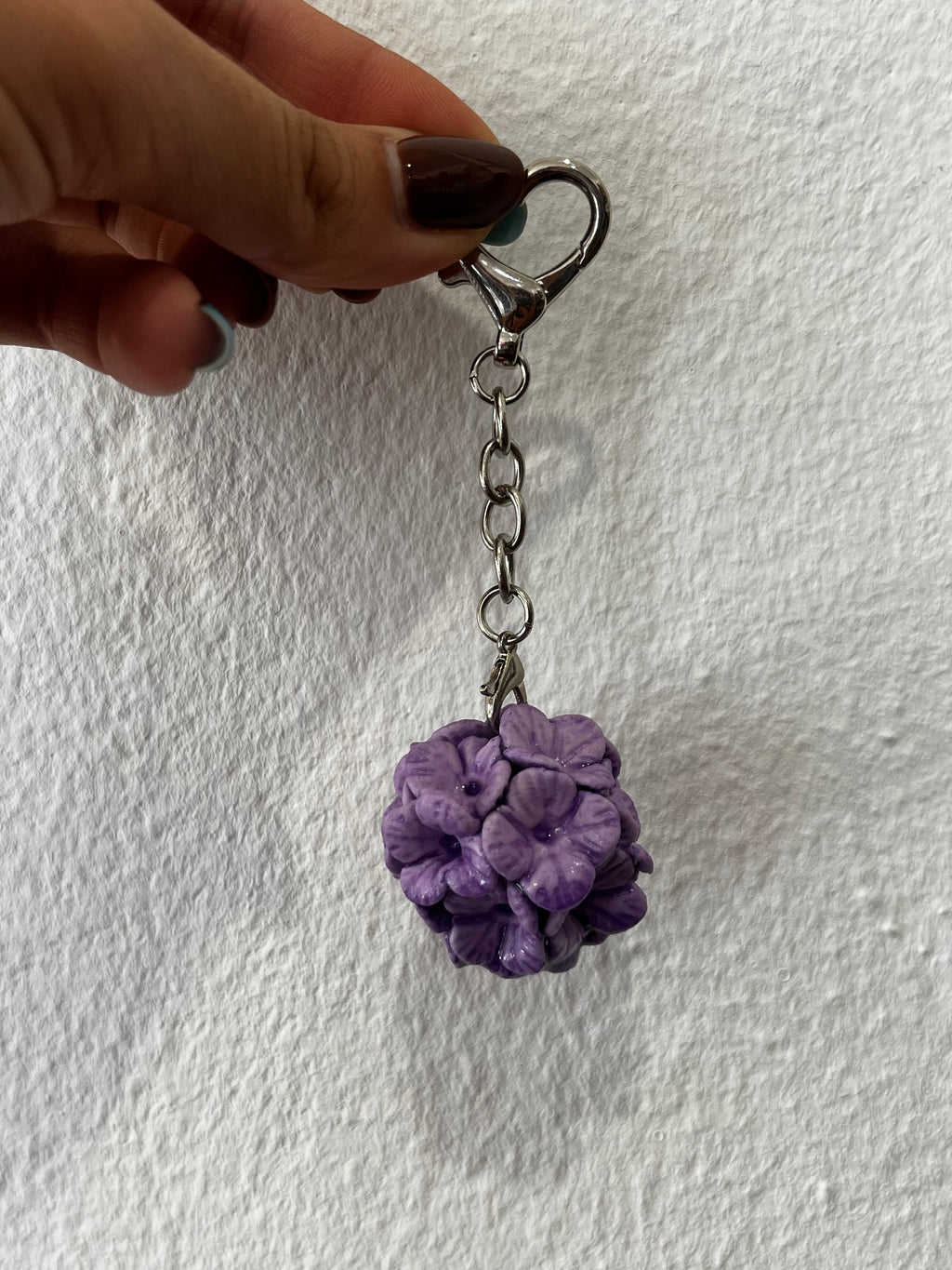 Porte clés fleur violette