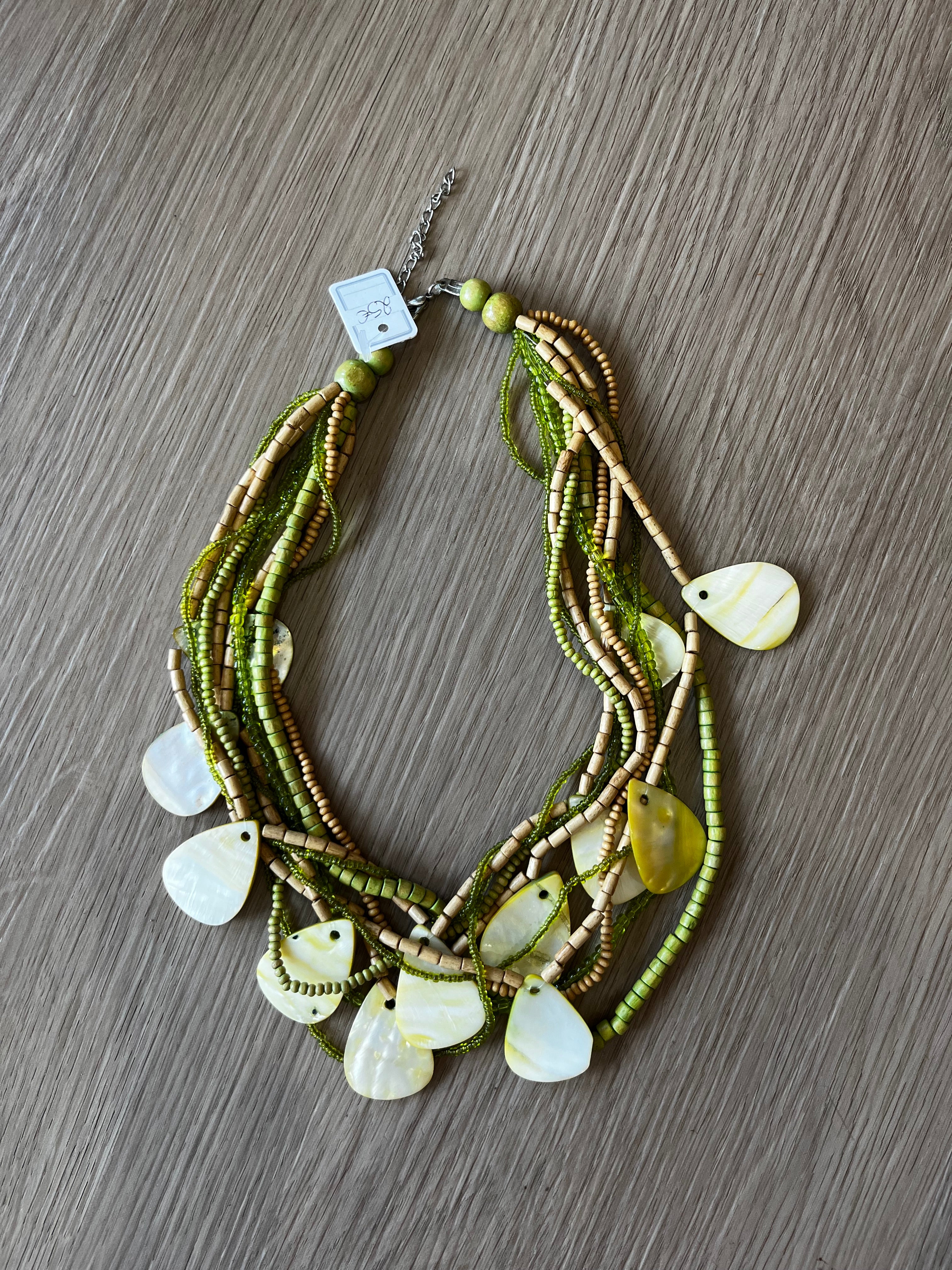 Collier vintage nacré vert