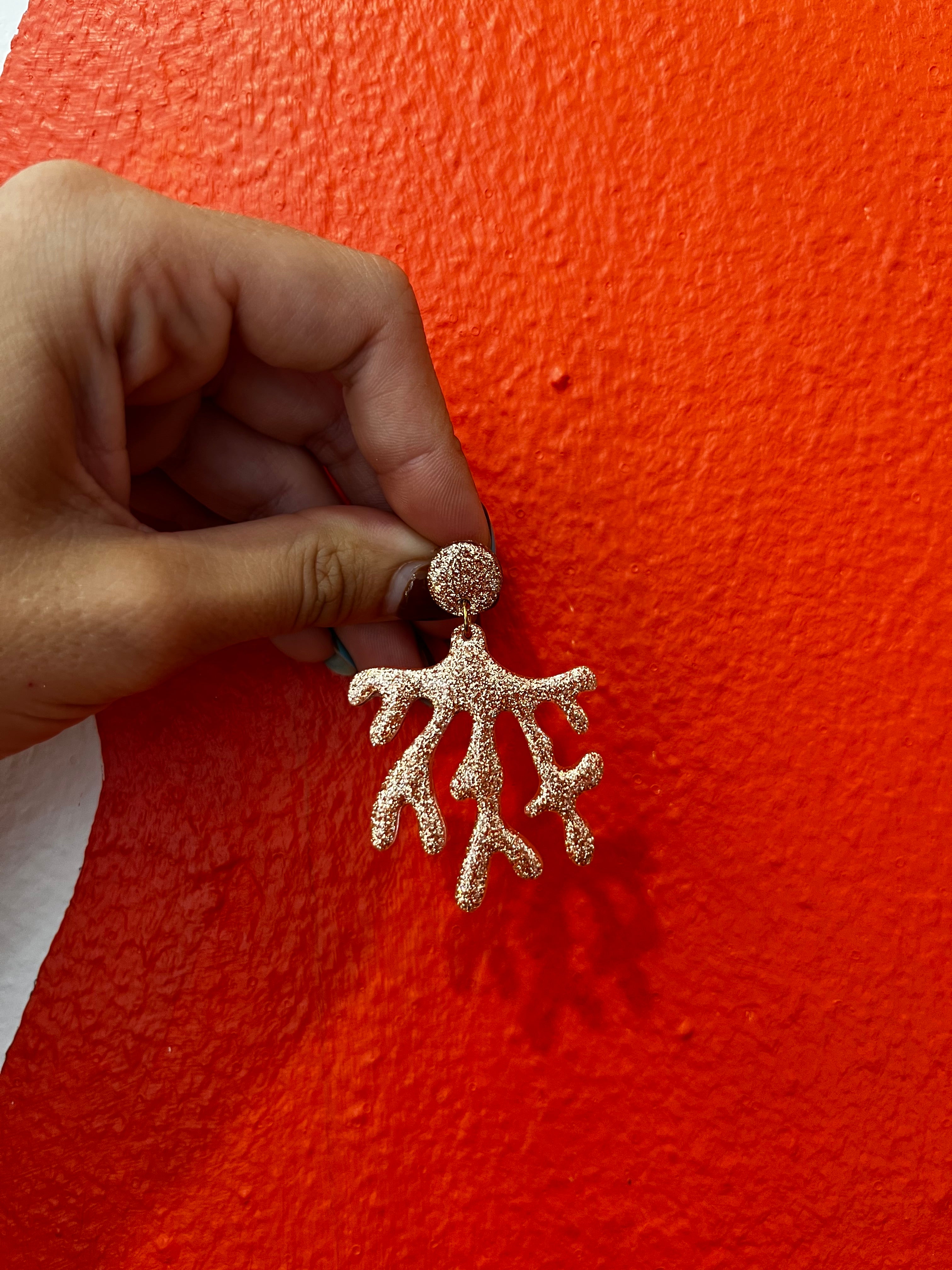 Boucle en résine corail XL