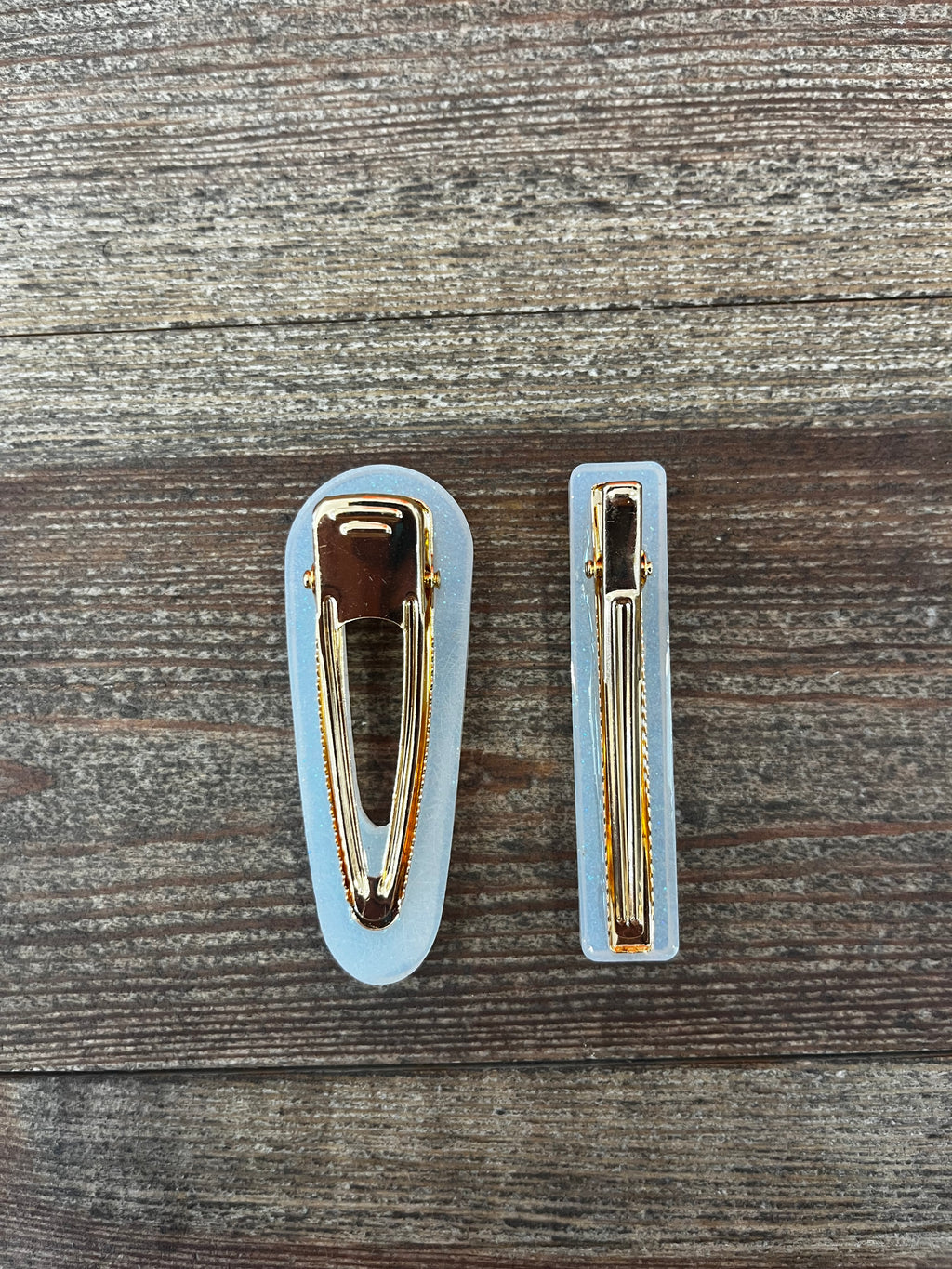 Barrettes blanches en résine