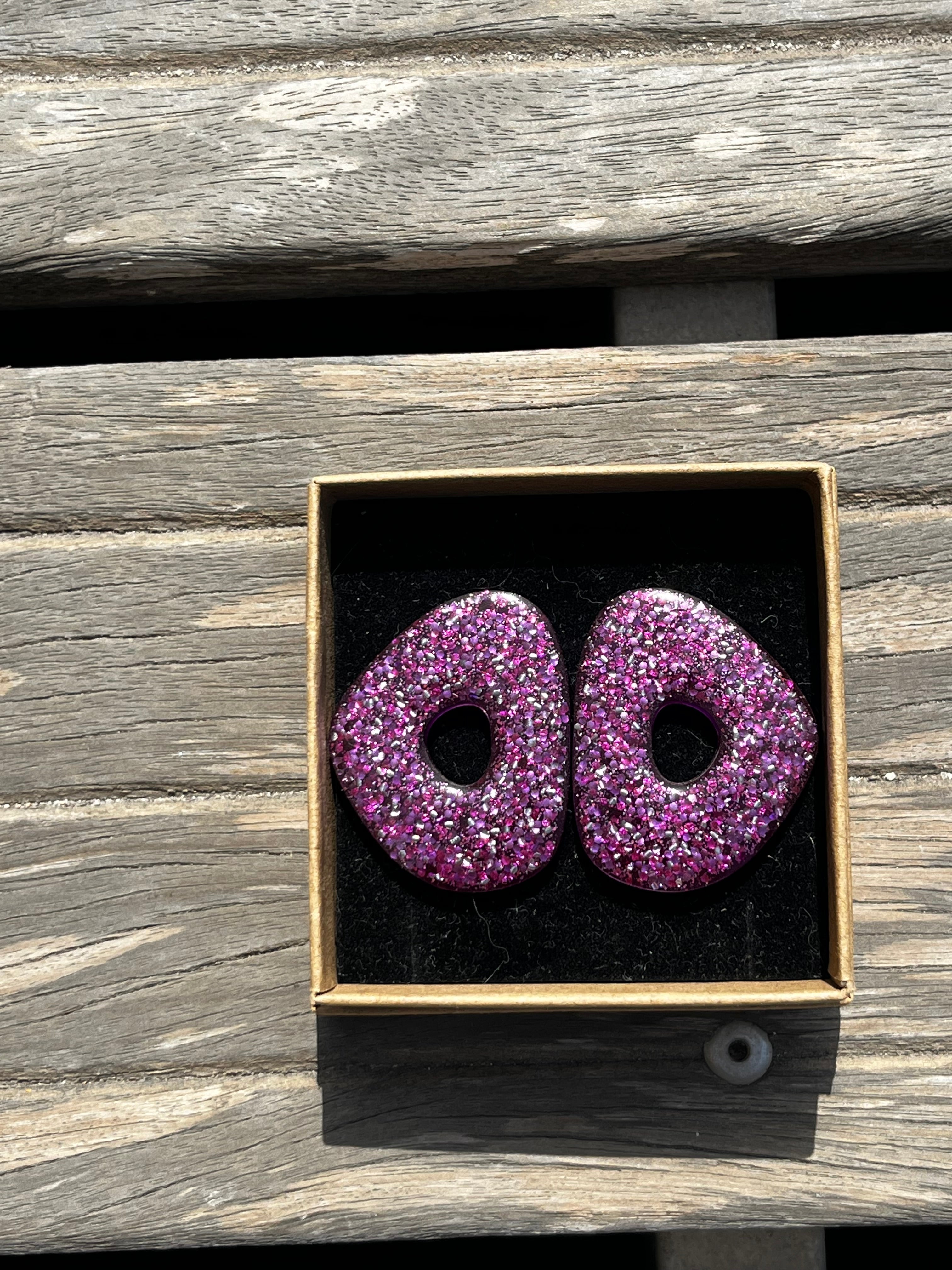 Boucle ovale violette