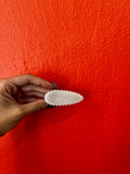 Barrette blanche rétro en résine
