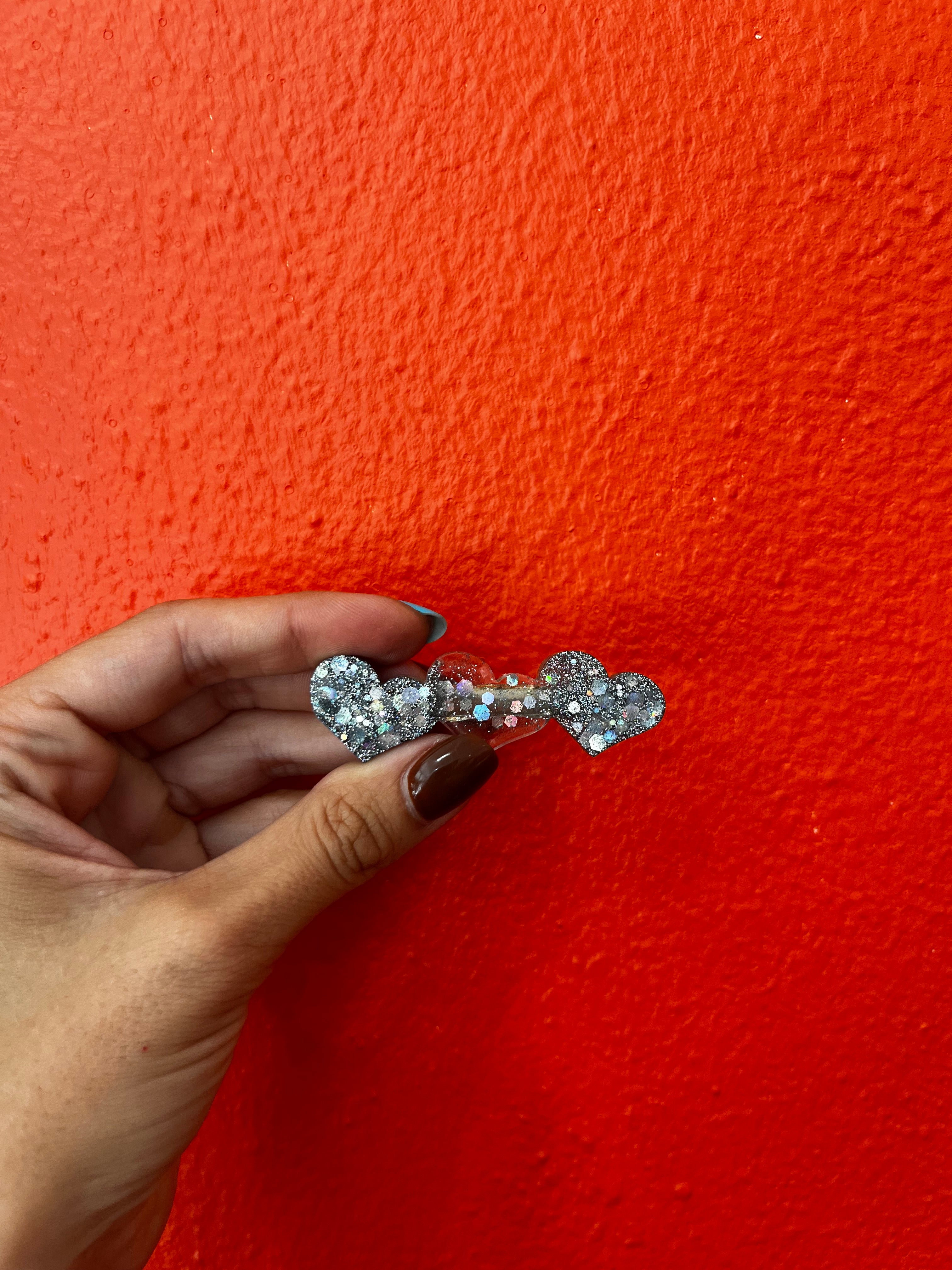 Barrette cœur grise en résine