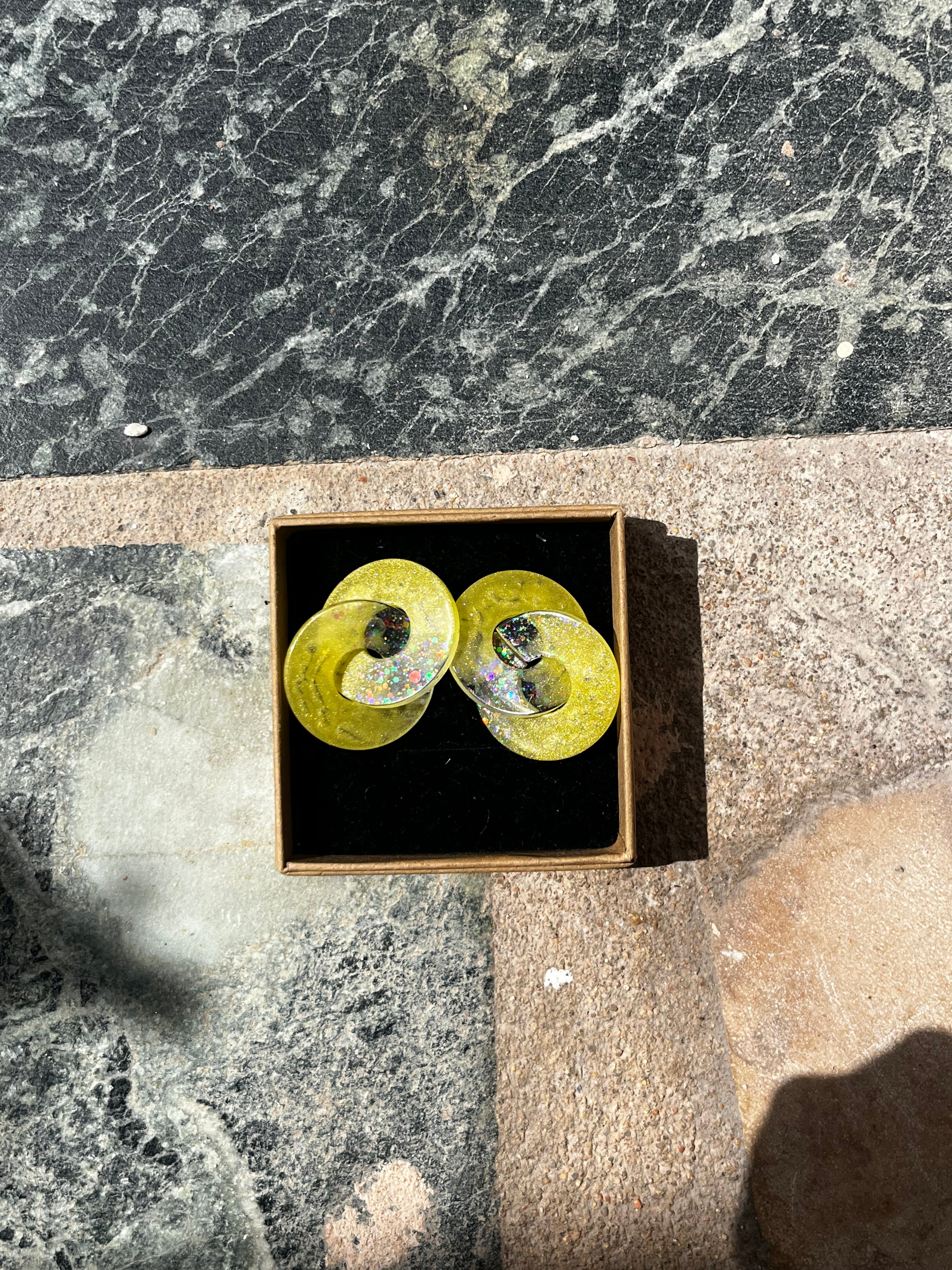 Boucle double cercle jaune