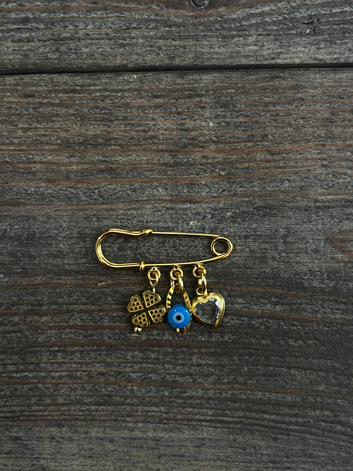 Petite broche plaquée or