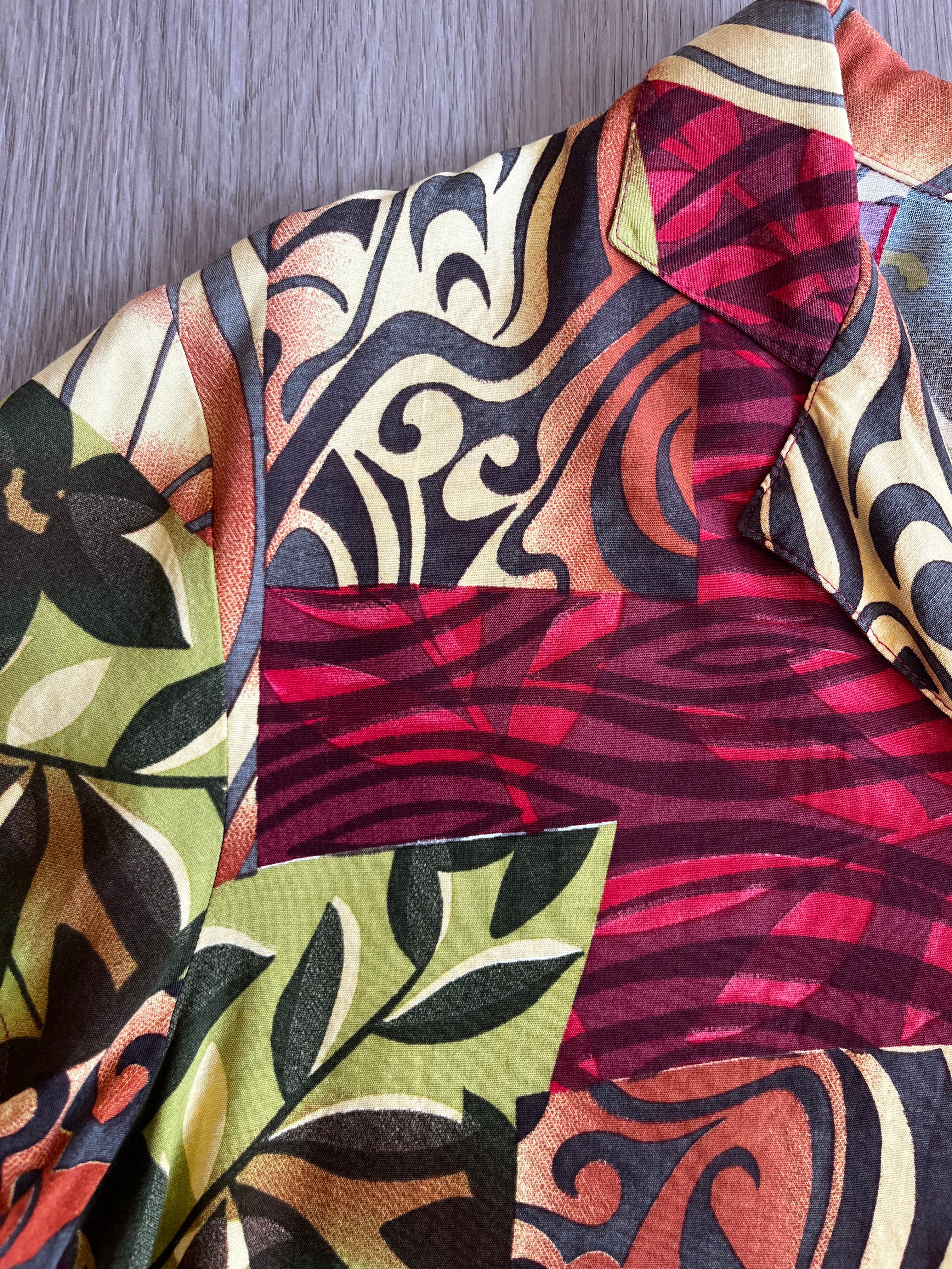 Chemise crop à motifs rétro