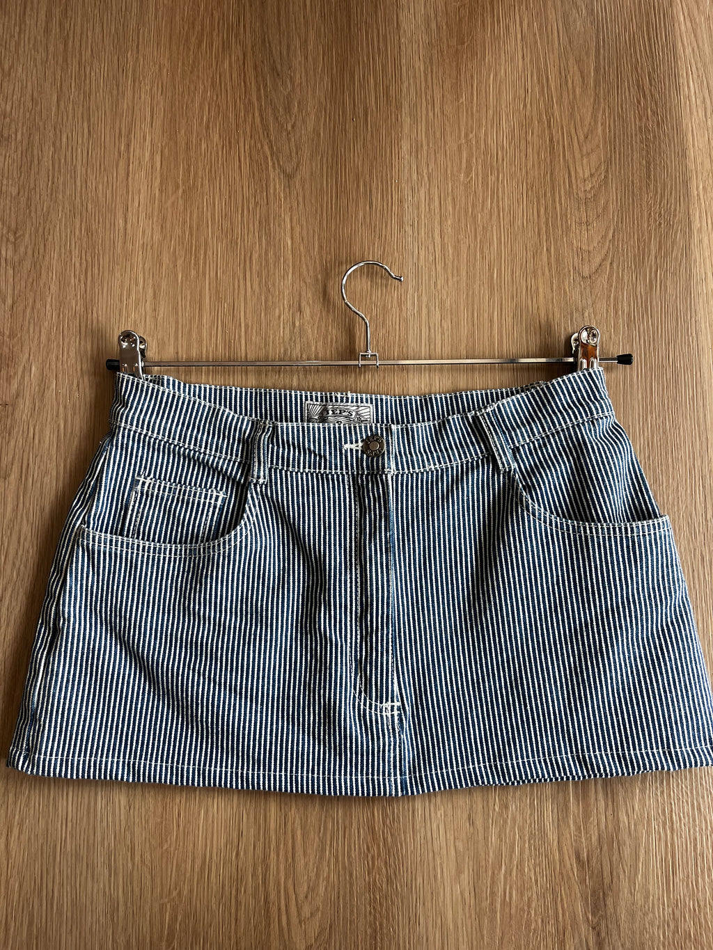 Mini jupe bleue a rayures vintage