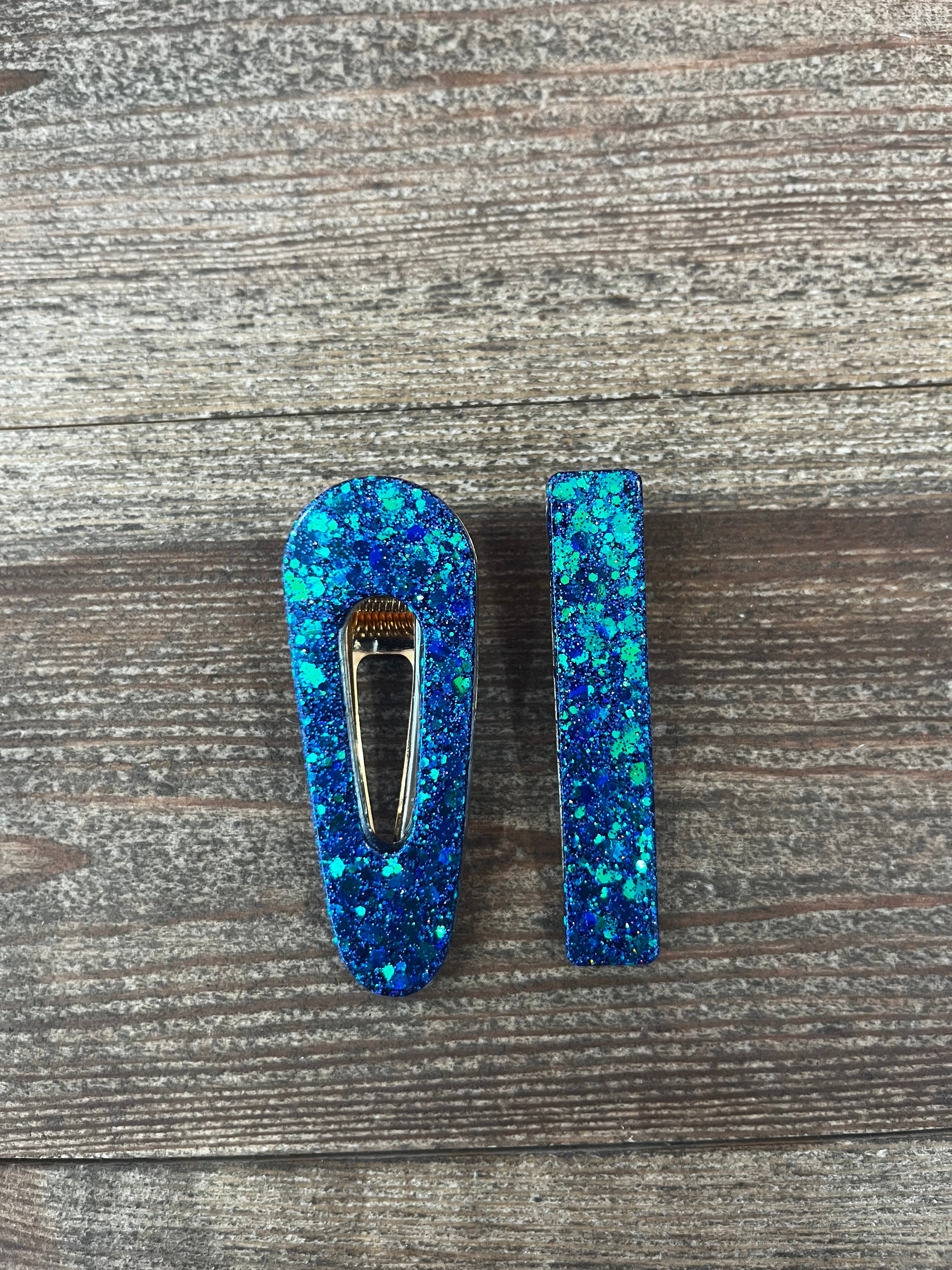 Barrettes bleues en résine